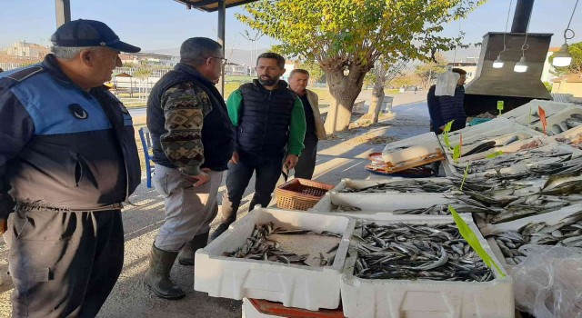 Çinede yılbaşı öncesinde balık tezgahları ve fırınlar denetlendi