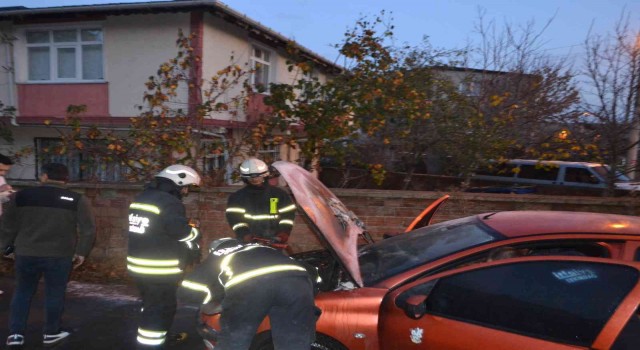 Çorluda LPGli otomobil alev aldı