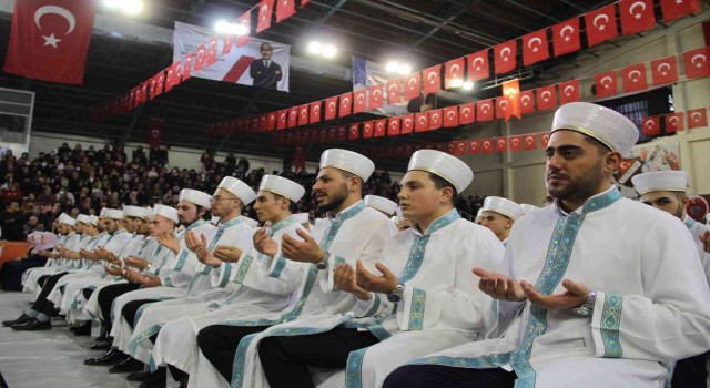 Çorumda 260 hafız dualarla icazet belgesi aldı