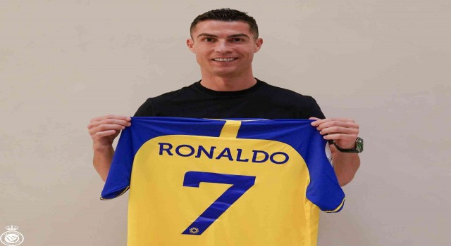 Cristiano Ronaldo resmen Al Nassrda