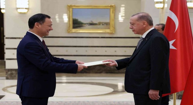 Cumhurbaşkanı Erdoğan, Kırgızistan Büyükelçisi Ruslan Kazakbaevi kabul etti