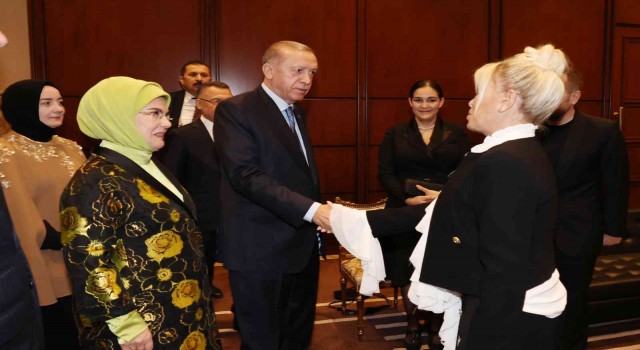 Cumhurbaşkanı Erdoğan: Türkiyeye ve Türk kültürüne hizmet eden, katkı sunan herkesin başımızın üstünde yeri vardır