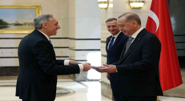 Cumhurbaşkanı Erdoğan, Uruguay Büyükelçisi Hugo Cayrusu kabul etti