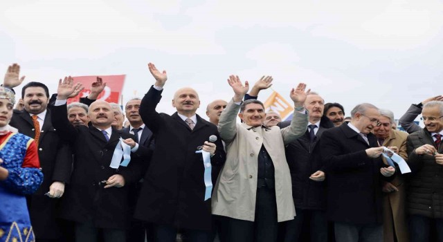 Cumhurbaşkanı Erdoğan video konferansla bağlandı: 70 kilometrelik Tutak-Patnos Yolu açıldı