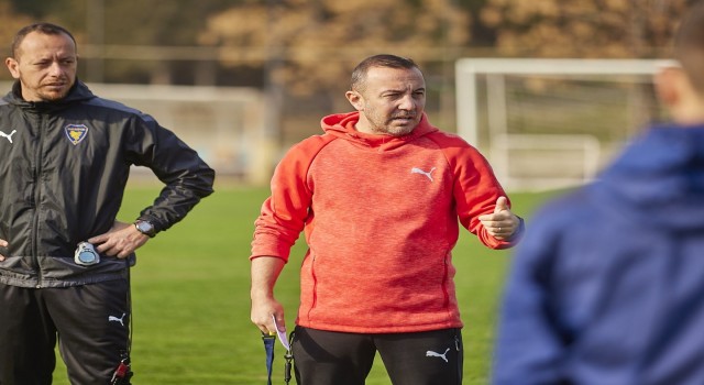 Cüneyt Dumlupınar: Play-offtan değil, şampiyon olarak üst lige çıkmak istiyoruz
