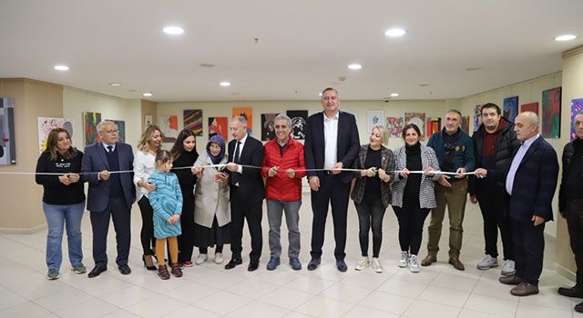 ‘De Rıen’ Resim Sergisi Kartal Belediyesi’nde Açıldı