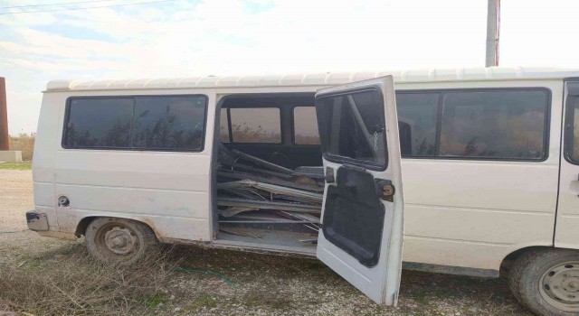 Demir kapıyı çalmaya çalıştı suçüstü yakalandı
