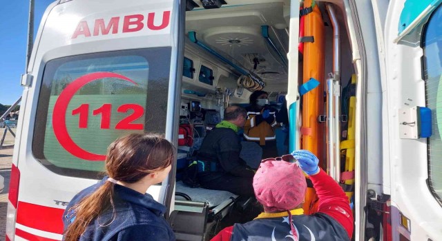 Denizde boğulma tehlikesi geçiren Alman turistin kurtarılma anı kameraya yansıdı