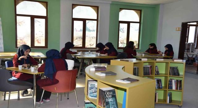 Denizlide okul kütüphaneleri kitaplarla zenginleşti