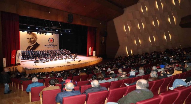 Denizlide yılın son konserinde gönüller fethedildi