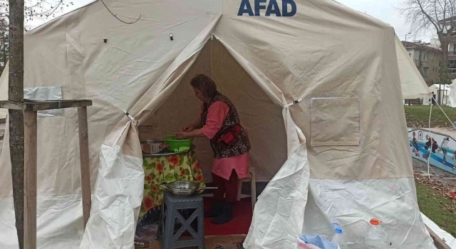 Depremin üstünden 10 gün geçti, korkusu hala sürüyor