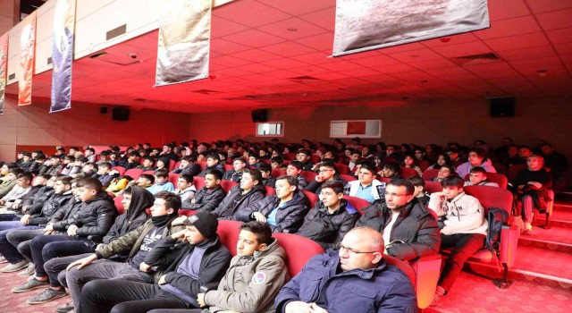 Develide 3 gün boyunca 2 bin öğrenciye ‘Çanakkale Ruhu konferansı verildi