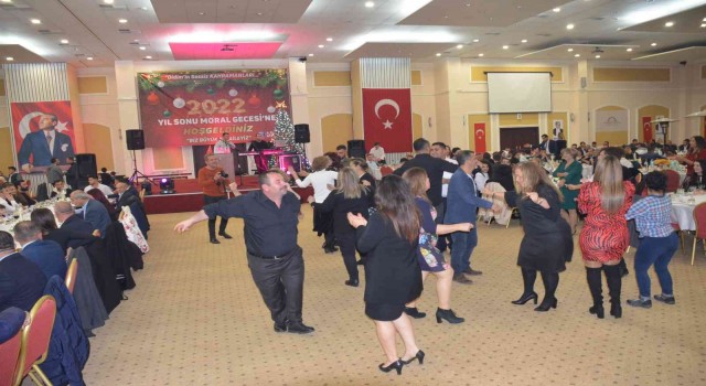 Didim Belediyesi personeli yıl sonu yemeğinde bir araya geldi