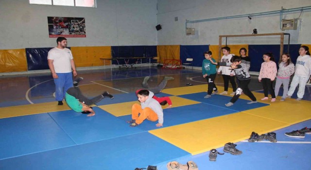 Dikmende çocuk ve gençlere ücretsiz judo kursu