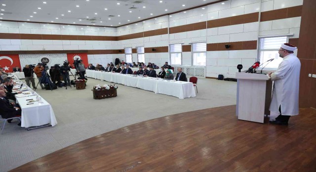 Diyanet İşleri Başkanı Erbaş: “Yarına dair söyleyecek sözü, hedefi ve ideali olanlar bugünün gençlerinin gündeminden haberdar olmak zorundadır”