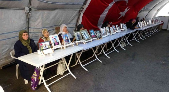 Diyarbakır annelerinden HDP ve PKKya tepki: “Onların hedefleri Kürtlük ve Türklükle alakalı değil, sadece mazlumların canını yakmaktır”
