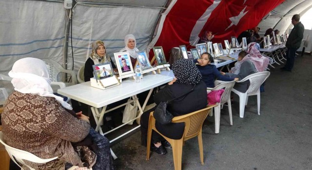 Diyarbakır annelerinin HDPye karşı direnişi bin 204 gündür devam ediyor