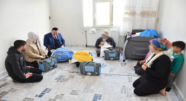 Diyarbakırda 82 gün küvezde kalan üçüz bebek taburcu edildi