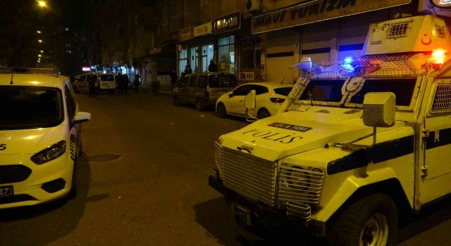 Diyarbakırda iki grup arasında silahlı çatışma: 2 yaralı