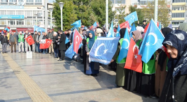 Doğu Türkistandaki Çin zulmüne kınama
