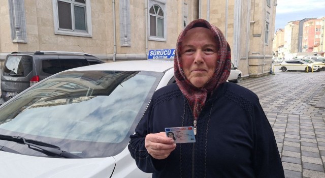 Dört çocuk, on torundan sonra bir de ehliyet sahibi oldu