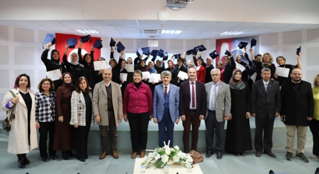 DPÜde bilge annelerin mezuniyet heyecanı