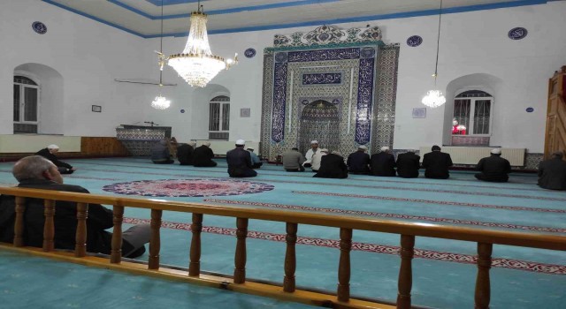 Dumlupınarda sabah namazı buluşması
