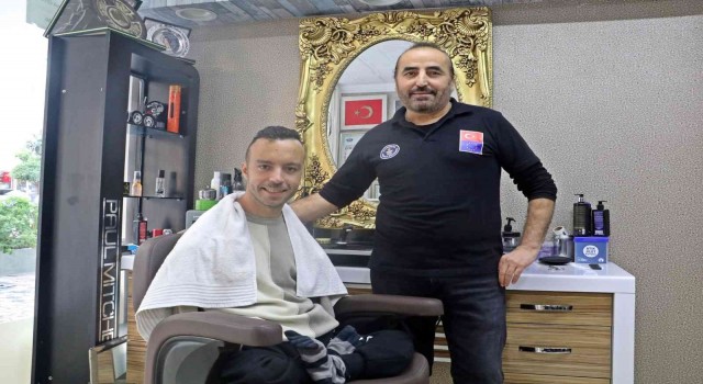 Dünyanın en hızlı berberinden, dünyanın en hızlı yüzücüsüne ‘şampiyon tıraşı