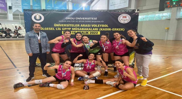 Düzce Üniversitesi voleybol takımı 3. oldu