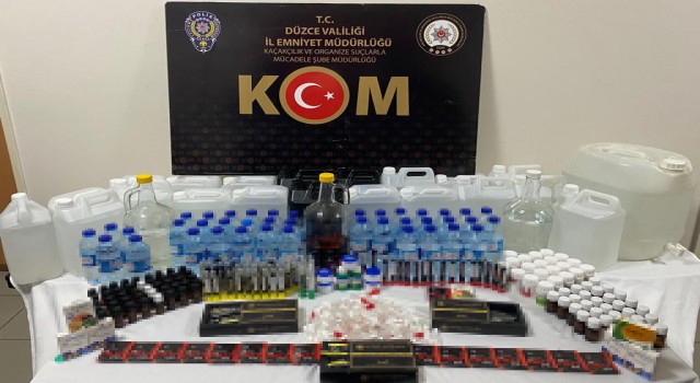 Düzcede yılbaşı öncesi kaçak alkol operasyonu: 2 gözaltı