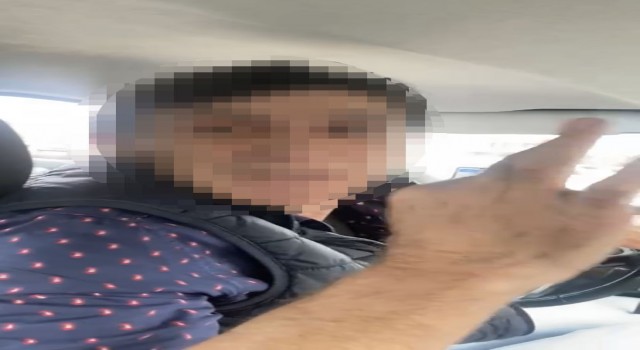 E-5 Karayolunda taksici dehşeti kamerada: Hava almak için camı açan kadına saldırdı