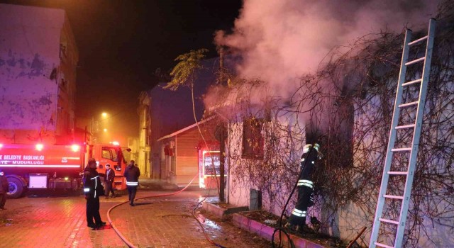 Edirnede tek katlı evde yangın