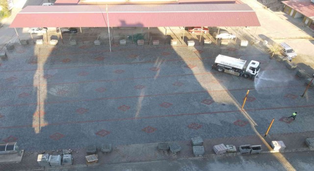 Efeler Belediyesi Ata Pazar Yerinde yenileme çalışması gerçekleştirdi