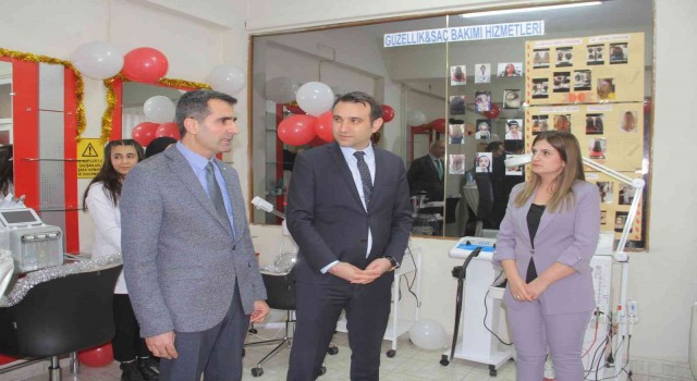 Elazığda bir lisede modern saç bakım ve cilt bakımı hizmetleri bölümü açıldı