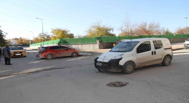 Elazığda zincirleme trafik kazası: 1 yaralı