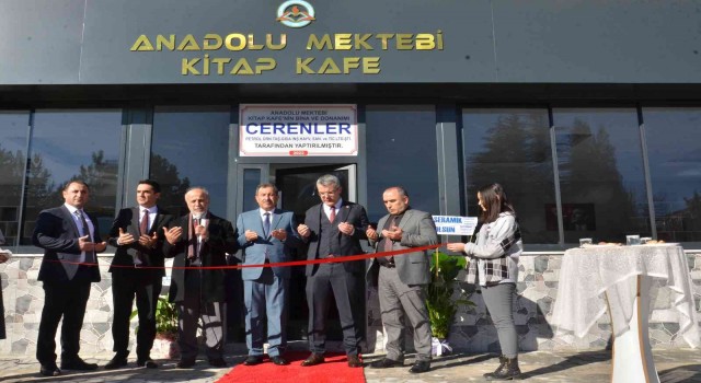 Elbistanda bir okula ‘Anadolu Mektebi Kitap Kafe açıldı