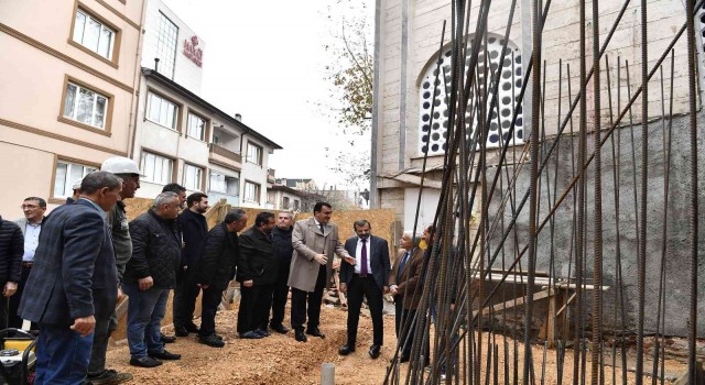 Elmasbahçeler Merkez Camiine yeni minare