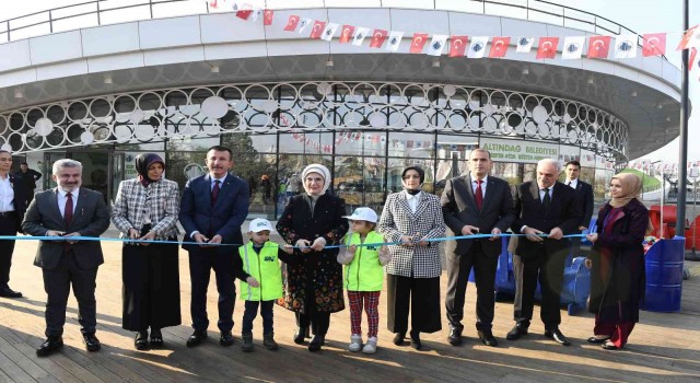 Emine Erdoğan: Geleceğimiz emin ellerde