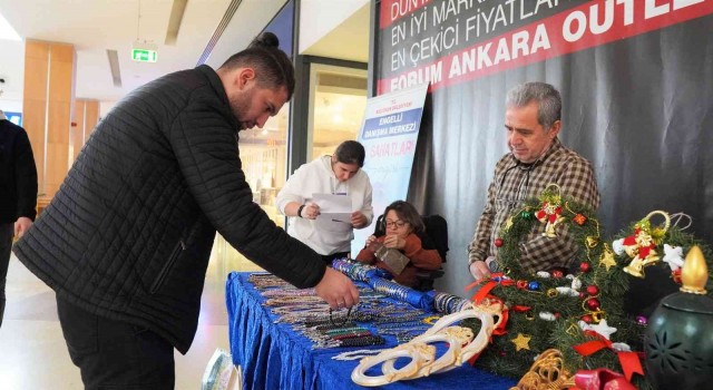 Engelli ve yaşlıların el emeği ürünleri sergide değer buluyor