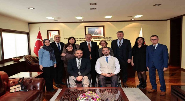 Engelliler Meclisi anlamlı günde Başkan Zolanla bir araya geldi