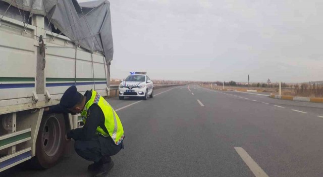 Ereğlide jandarmadan kış lastiği denetimi