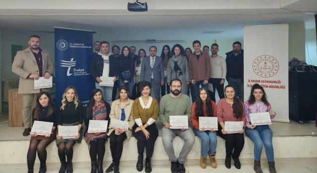 Ergenede öğretmenlere İhmal ve İstismara Bütüncül Bakış eğitimi