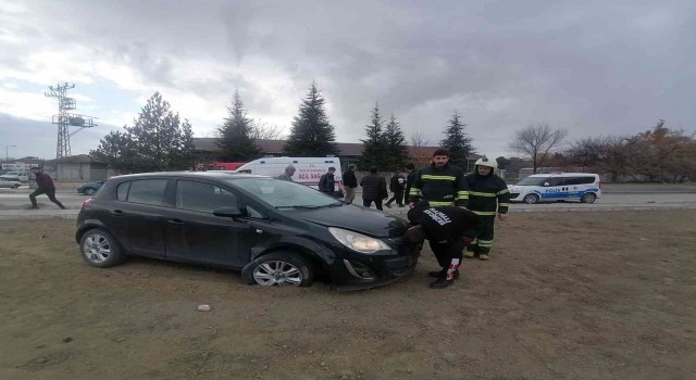 Erzincanda trafik kazası: 2 yaralı