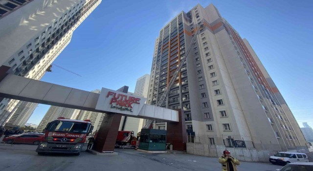 Esenyurtta sitede bulunan 20 katlı binada korkutan yangın