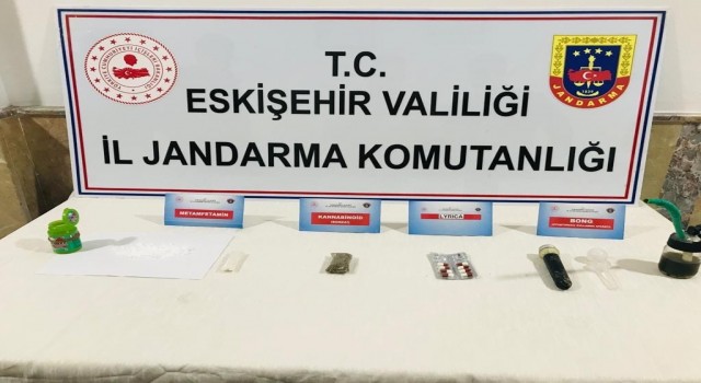 Evinden ve aracından uyuşturucu çıkan şüpheli tutuklandı