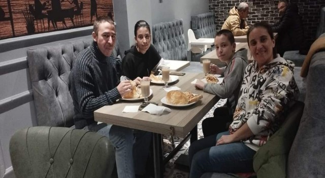 Eyüpsultandaki yangında hayatını kaybeden işçiden geriye aile fotoğrafı kaldı