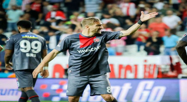 Fatih Karagümrükte Caner Erkin ile yollar ayrıldı