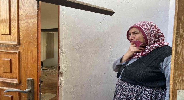 Fatihte Avrupa Garajının yıkımı sırasında bir ev hasar gördü