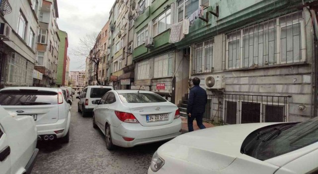 Fatihte döverek öldürdükleri adamı sokağa attılar, polis aynı gün yakaladı