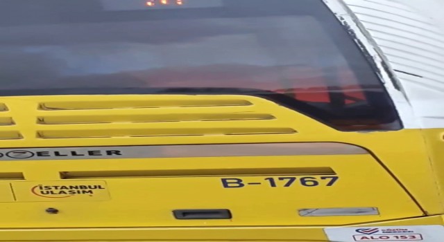 Fatihte Otobüsün içinde yakılan meşale paniğe yol açtı